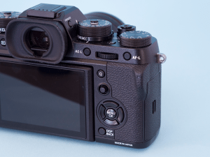 fujifilm_x-t2_review_back_detail_1