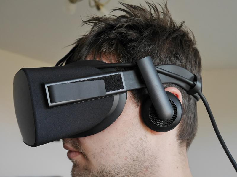 oculus_rift_-_wearing_it_1