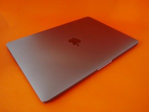 macbook_pro_with_touch_lid